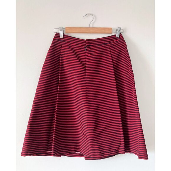 Prada Pleated Stripe Knee Length Skirt Red Dark Navy Size IT 38/ US 2 - Picture 2 of 5
